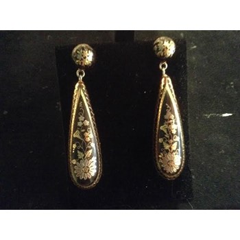 Victorian pique earrings.