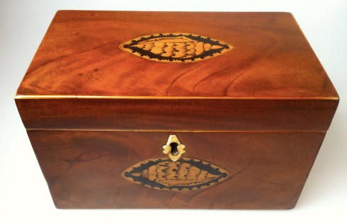 A Beautiful Georgian c.1800 Mahogany Tea Caddy
