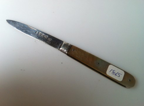 Victorian Mother of Pearl Silver bladed folding fruit knife.