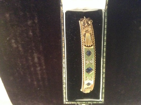 Etruscan style 15carat gold bangle.