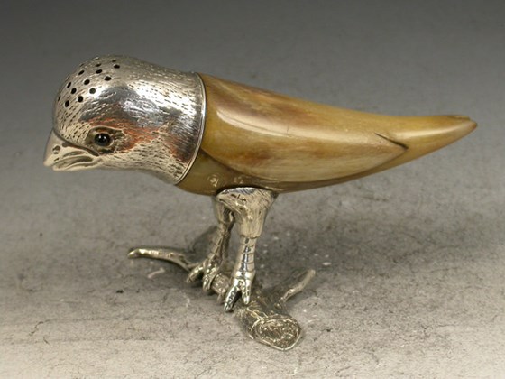 Victorian Novelty Silver mounted Horn Pepper, natralistically formed as a Parakeet